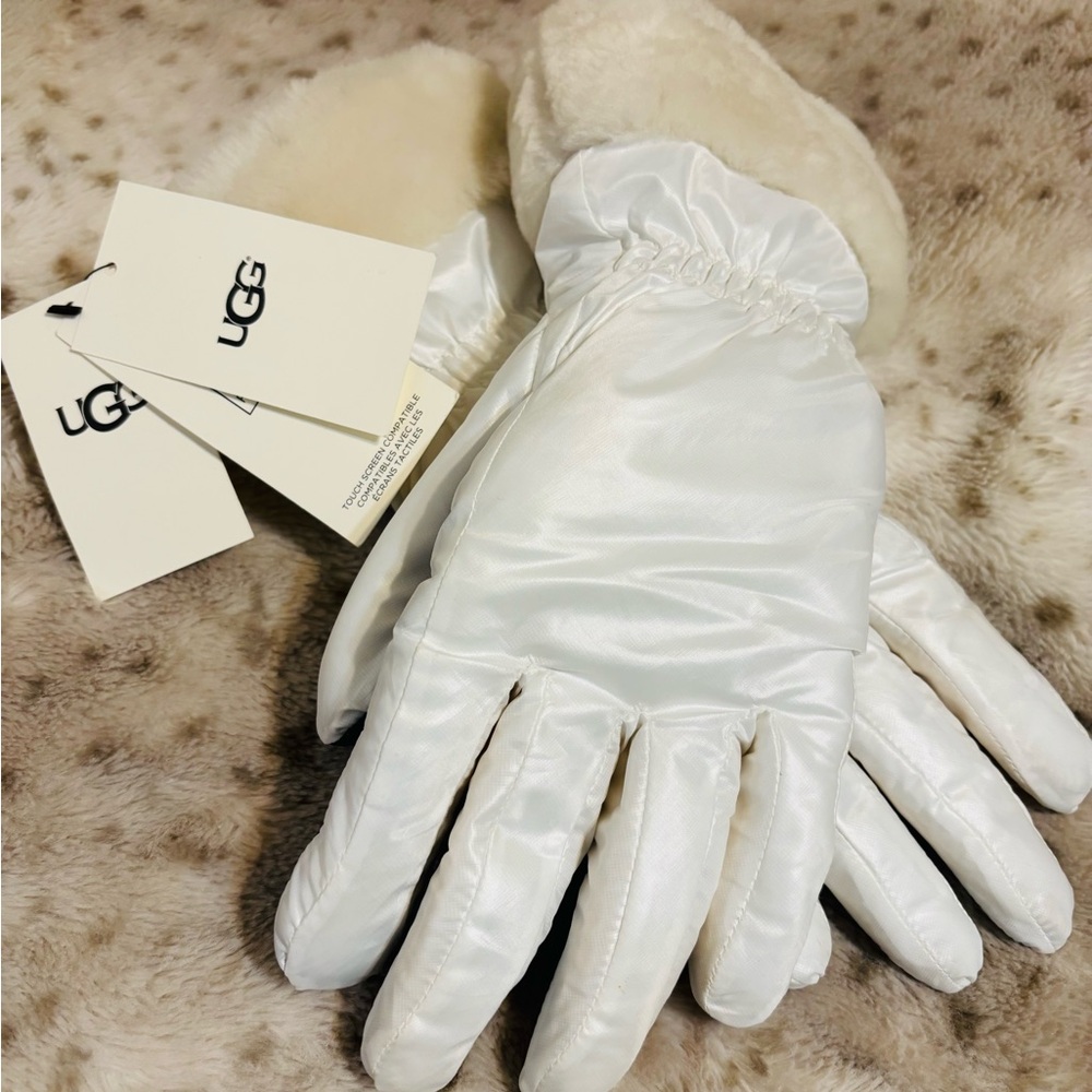 UGG White and Cream Fur-Lined Gloves